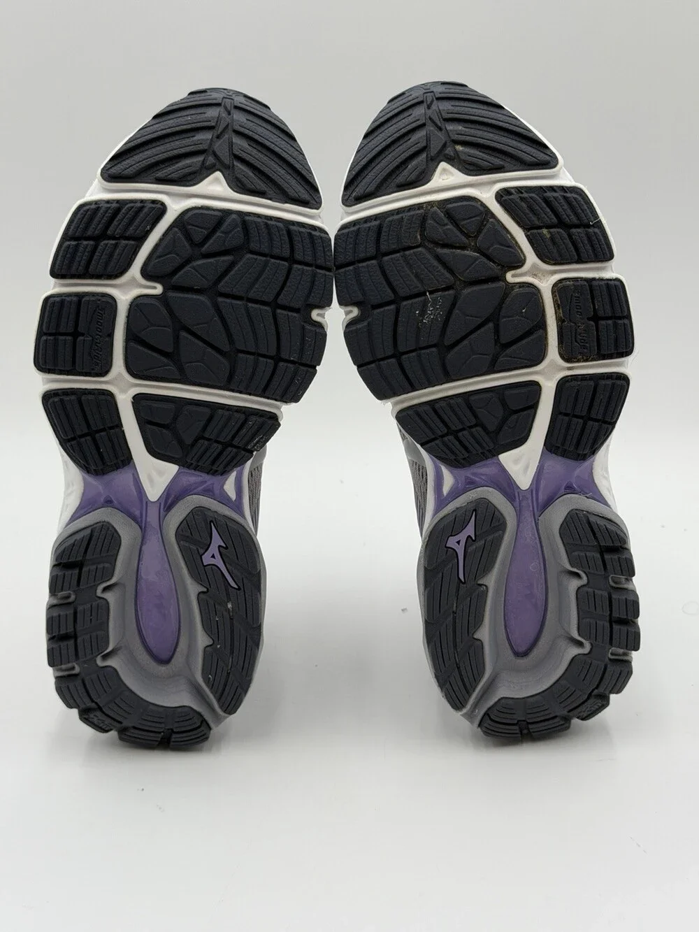 Mizuno Wave Inspire 16 Women's Size 10 Running Shoes Gray Silver Purple Mesh